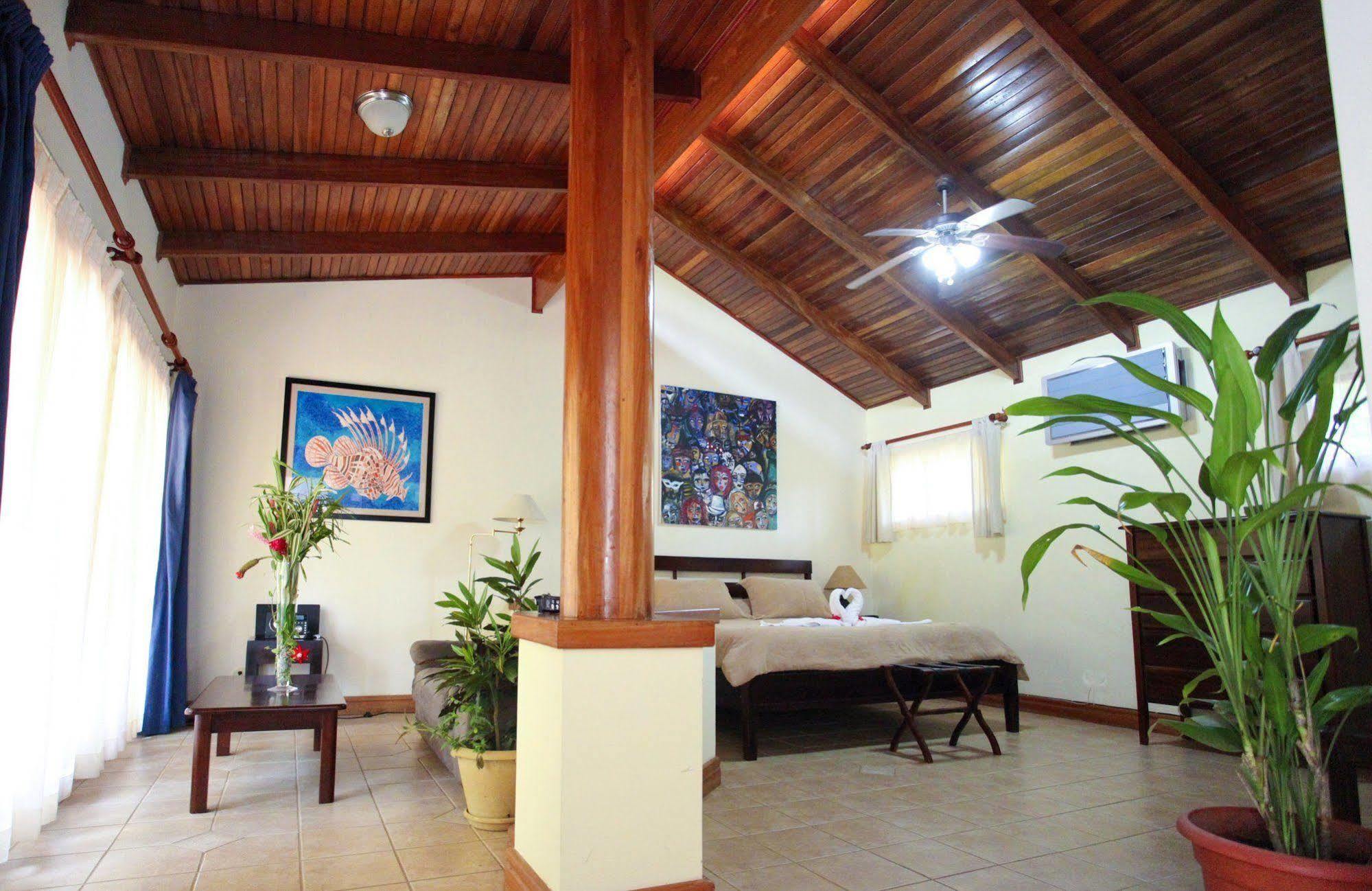 Jaco Hotel Docelunas ภายนอก รูปภาพ