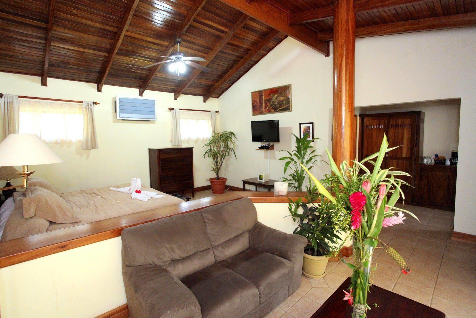 Jaco Hotel Docelunas ภายนอก รูปภาพ