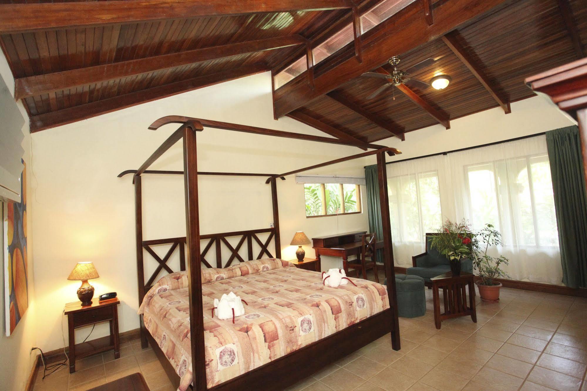 Jaco Hotel Docelunas ภายนอก รูปภาพ